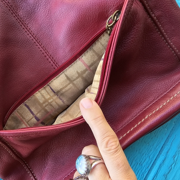 The Sak Red Leather Crossbody Bag - Picture 3 of 5